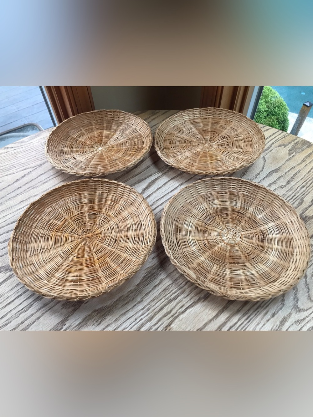 VTG Wicker Plate Holders